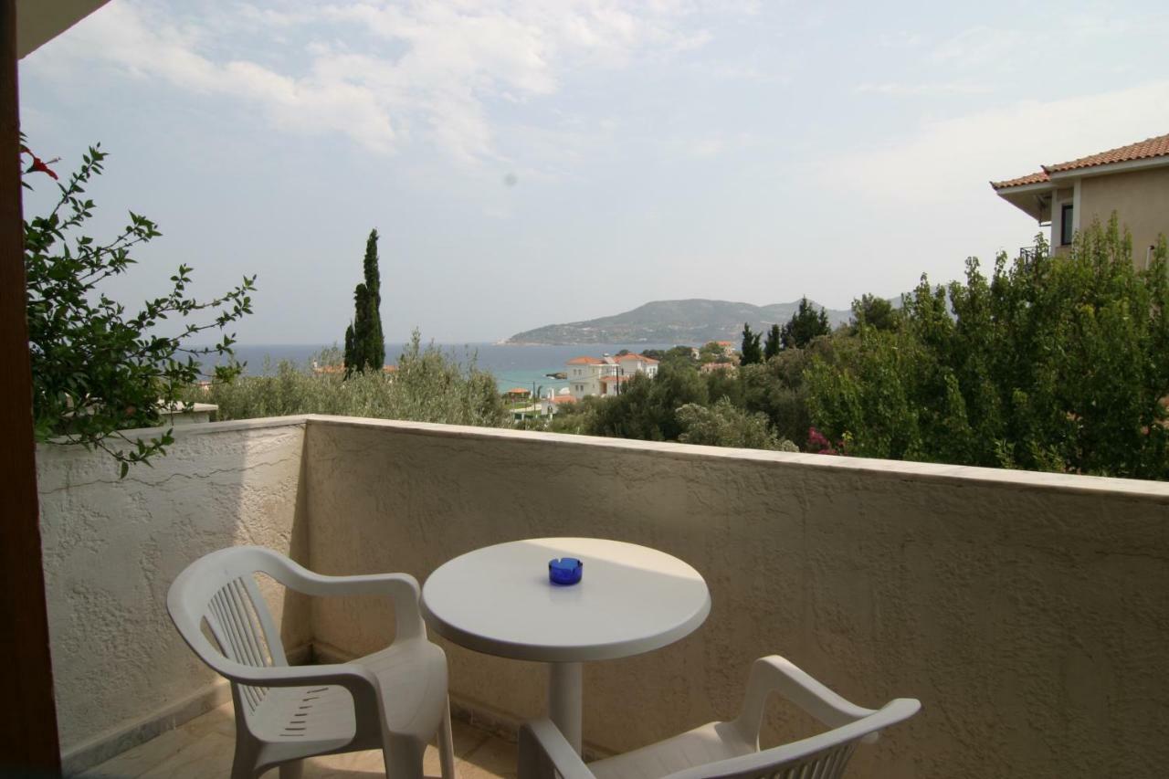 Kedros Hotel Samos Island エクステリア 写真