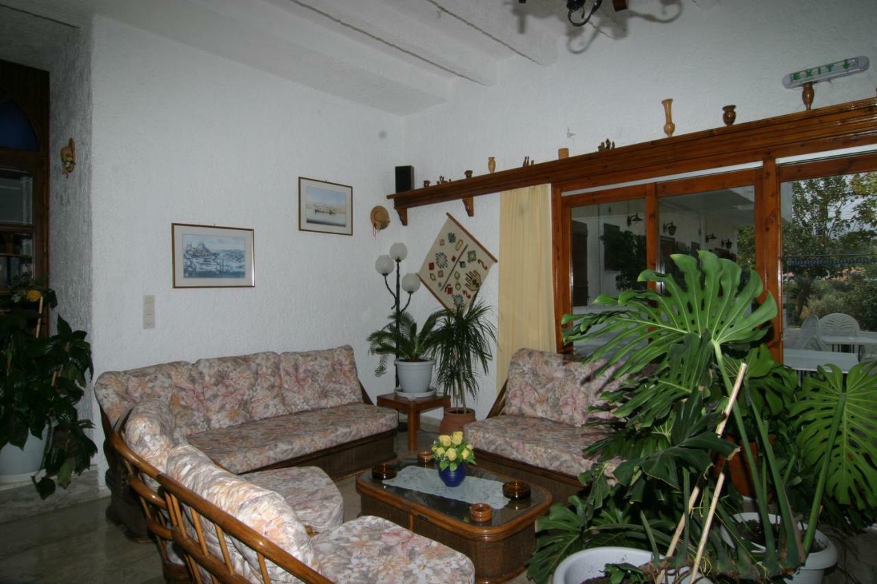 Kedros Hotel Samos Island エクステリア 写真