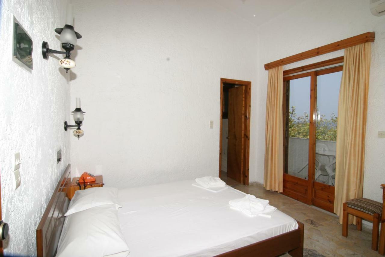 Kedros Hotel Samos Island エクステリア 写真